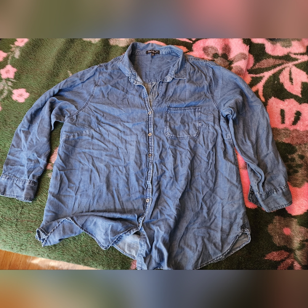 Velvet Heart Light Blue Women's Button-Down Shirt